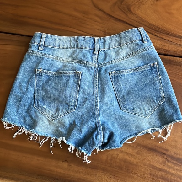 H&M Divided High Waist Shorts - Picture 2 of 3